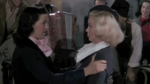 DQmTeUqN1hgasgjtHEu7y8d7X6fCjuTqfSZjjRdL39Hjk4p.gif