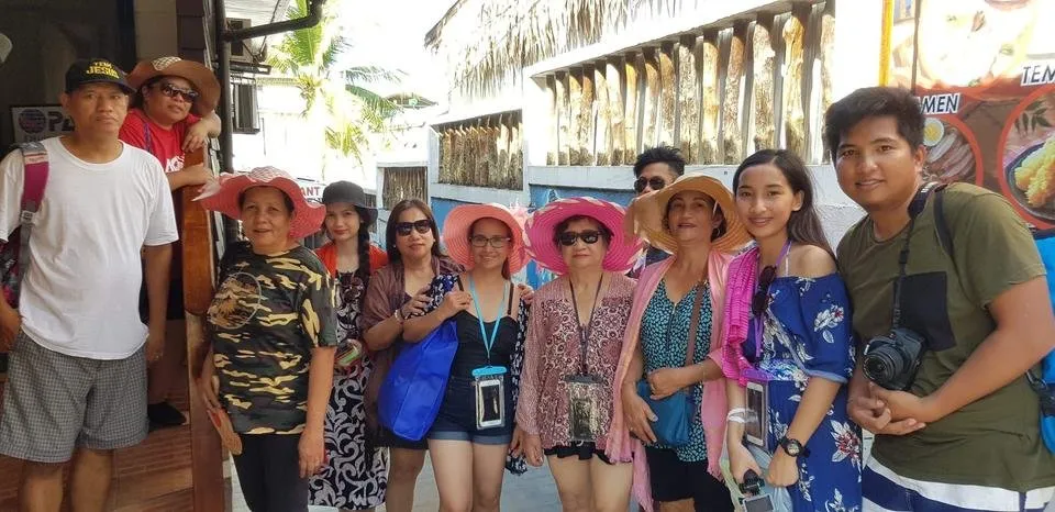 1 ISLAND HOPPING a.jpg
