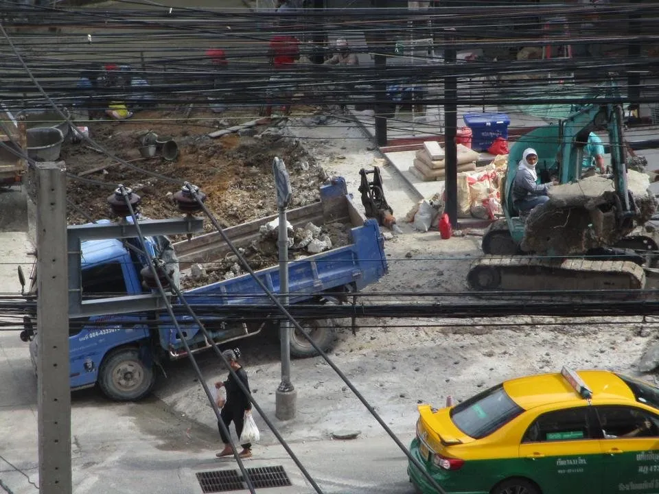 constrution site bangkok thailand vehicle photography fitinfun.JPG