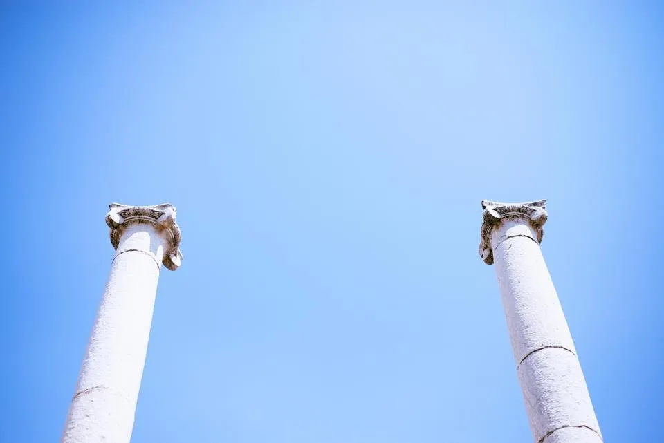 Ashes of Pompeii the lonely columns