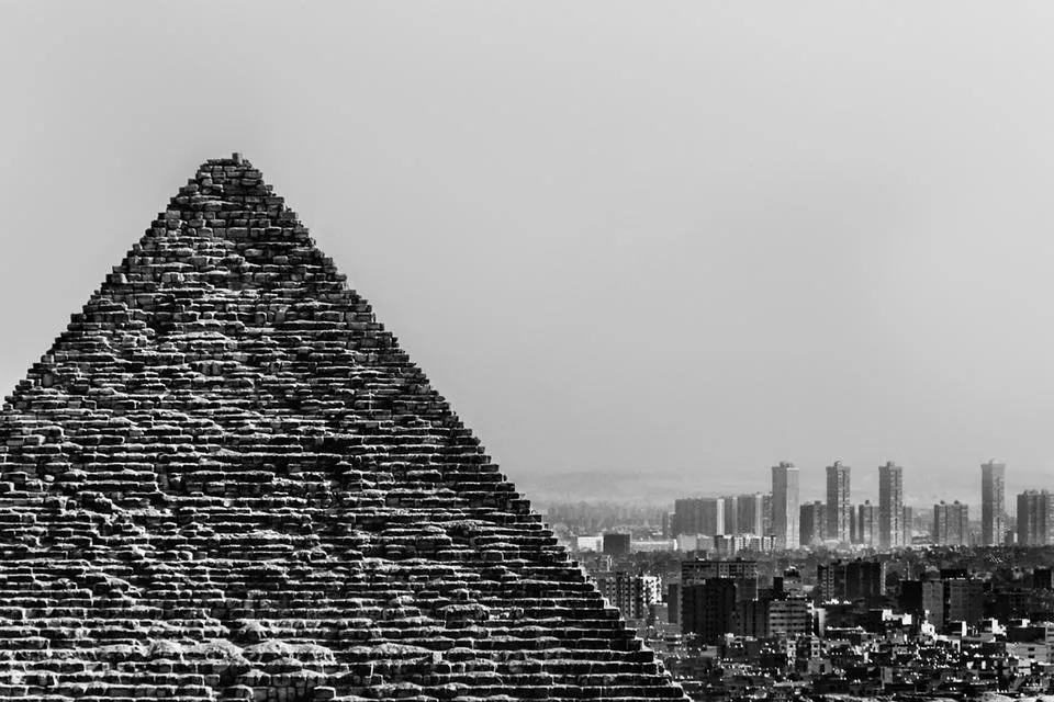 The-pyramidBW.jpg