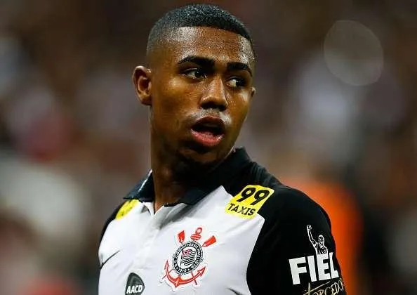 malcom-of-corinthians-in-action-during-the-match-between-corinthians-picture-id492835880-800.jpg