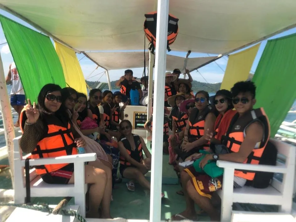 1 ISLAND HOPPING Bb.jpg