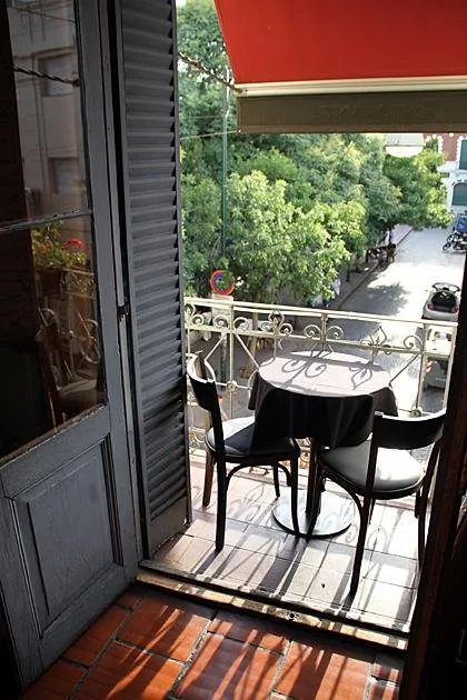 Balcony-Dining-Buenos-Aires.jpg