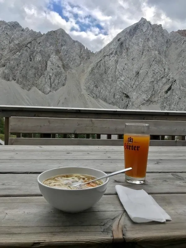 Hochstuhl_KLettersteig_Klagenfurter_Hütte_Essen.JPG