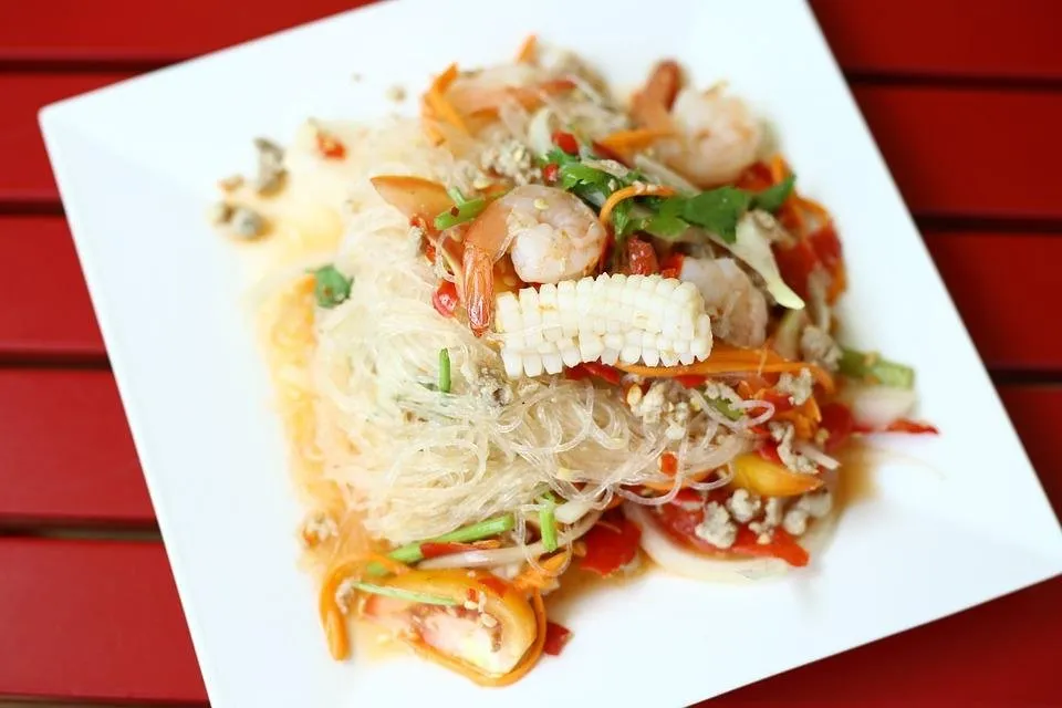 vermicelli-salad-898496_960_720.jpg