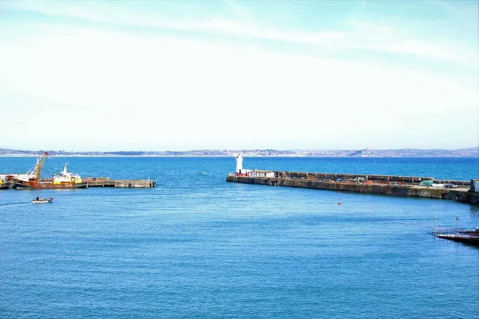 harbour entrance.jpg