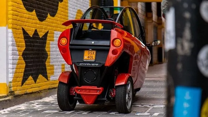carver-will-start-delivering-its-electric-leaning-machine-in-september (2).jpg