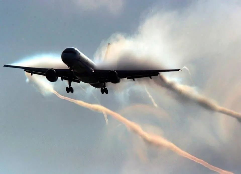 EXPOSED-Photos-From-INSIDE-Chemtrail-Planes-16.jpg