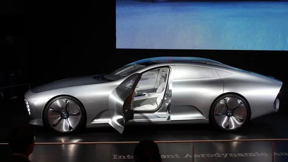 Mercedes_Intelligent_Aerodynamic_Automobile_(24181830830).jpg