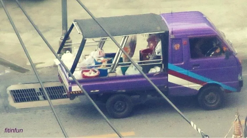 50 Road to STEEMfest Blocktrades Contest Entry 6 Business or Pleasure Purple Sunday truck bangkok thailand fitinfun.jpg
