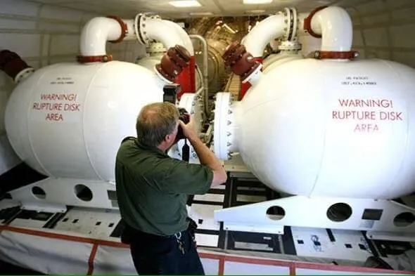 EXPOSED-Photos-From-INSIDE-Chemtrail-Planes-7.jpg