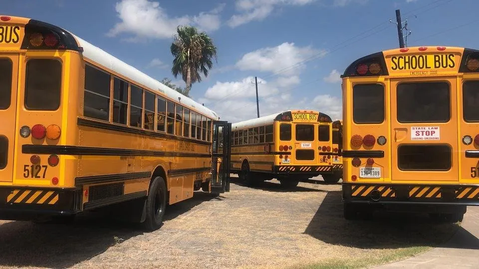 bus-2690793_1280.jpg