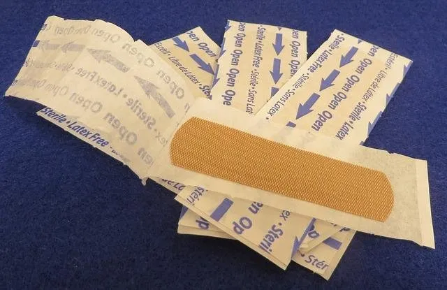 bandages-908873_640.jpg