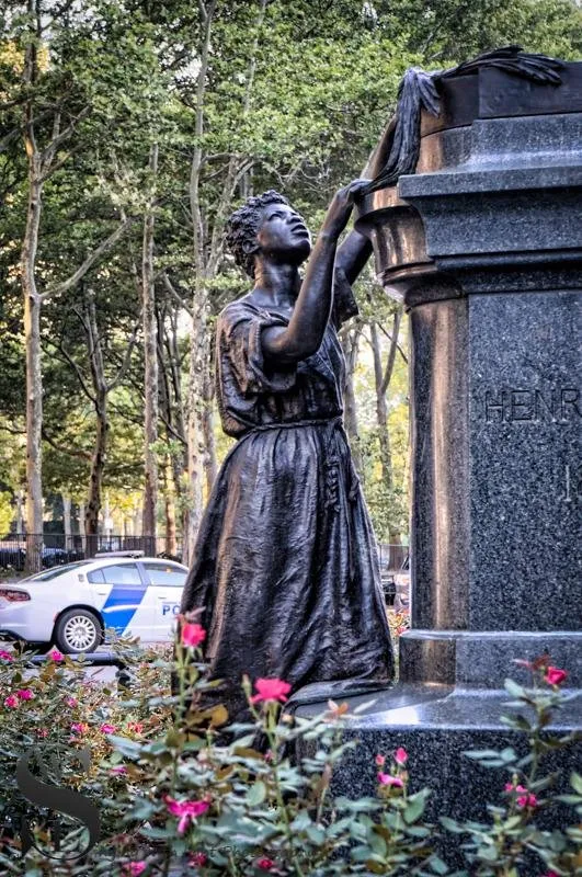 Brooklyn Henry Ward beecher Statue-2.jpg