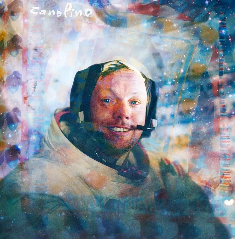 Neil-Armstrong-minutes-after-moonwalk-S.jpg