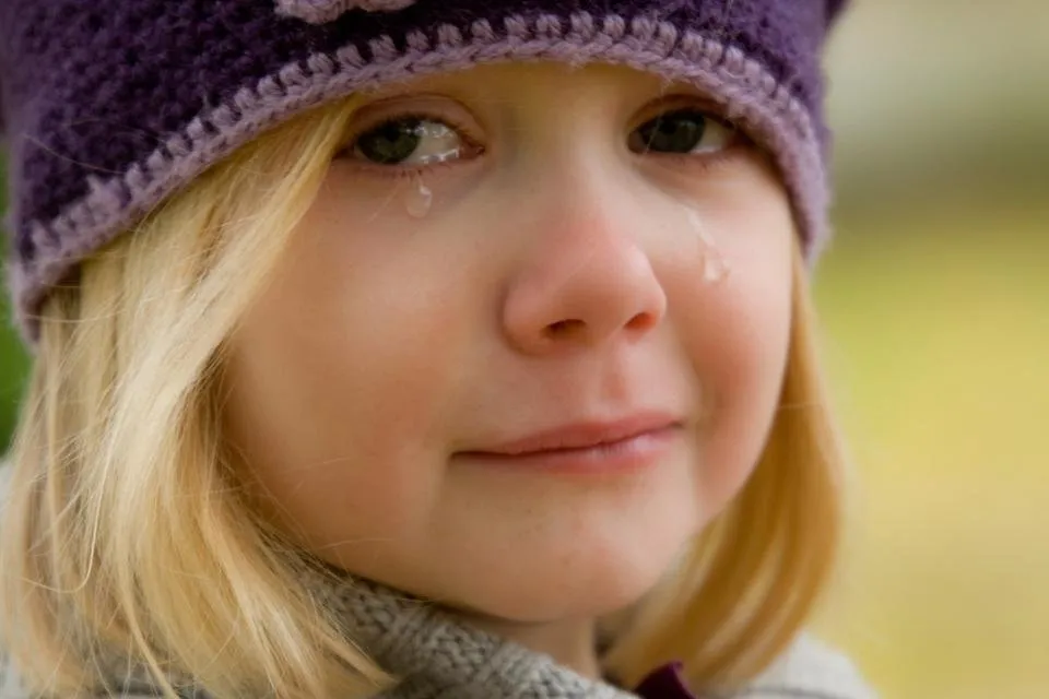 crying_children_cry_autumn-1086469.jpg!d.jpg