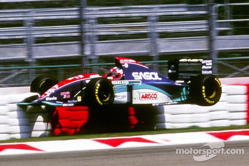 f1-san-marino-gp-1994-rubens-barrichello-jordan-involved-in-a-huge-crash.jpg