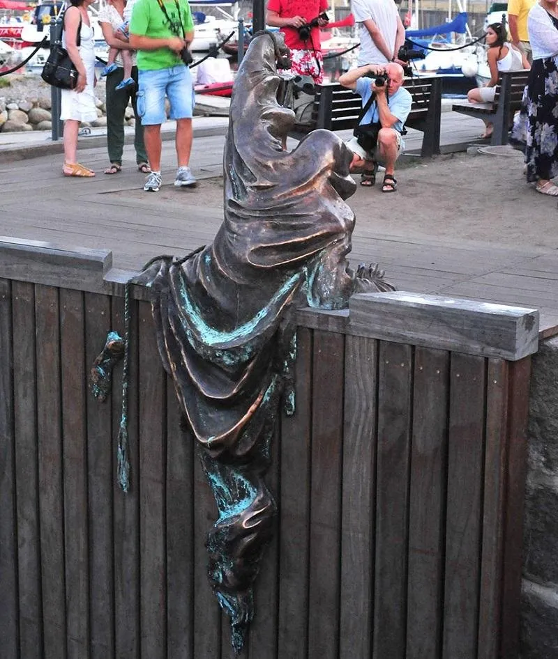 worlds-most-creative-statues-25-2.jpg