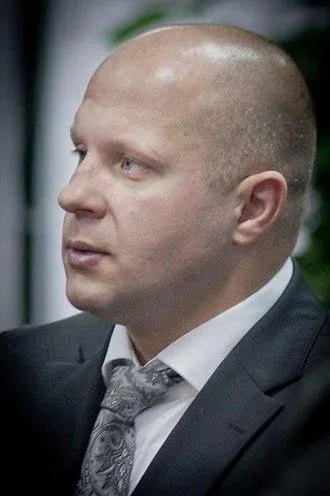 330px-Fedor_Emelianenko_2012.jpg