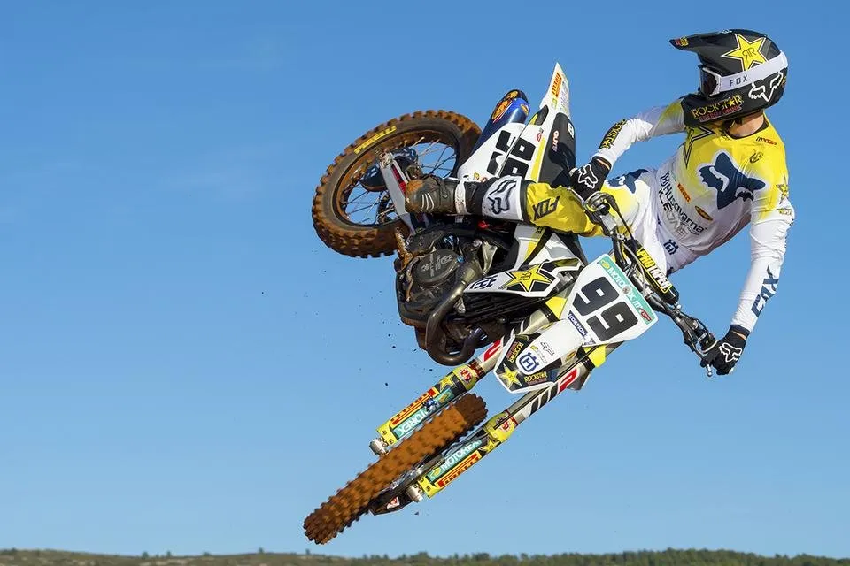 Max-Anstie-blue-sky.jpg