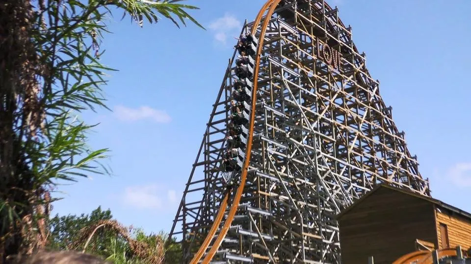 Ride Check - Untamed @ Walibi Holland - Ein Hybrides Meisterwerk (4K - 60p).mp4_snapshot_05.51_[2019.08.11_16.37.42].jpg