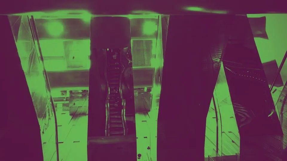 escalator3.jpg