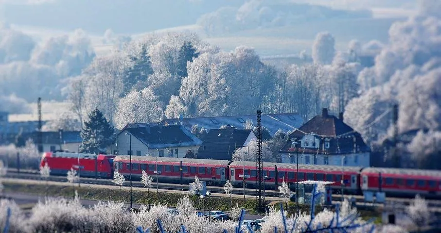 train-2947086__480.jpg