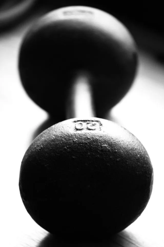 Dumbell BW.jpg