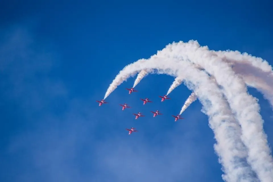 red arrows loop riat 2018 - by steve j huggett.jpg