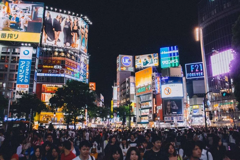 buildings-city-crowd-34142.jpg
