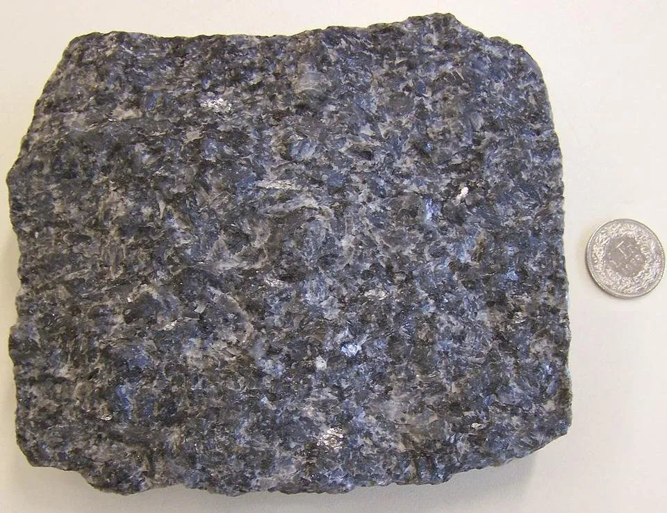 1024px-Larvikite.jpg