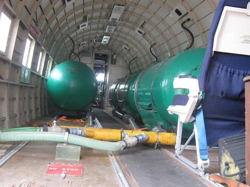 EXPOSED-Photos-From-INSIDE-Chemtrail-Planes-12.jpg
