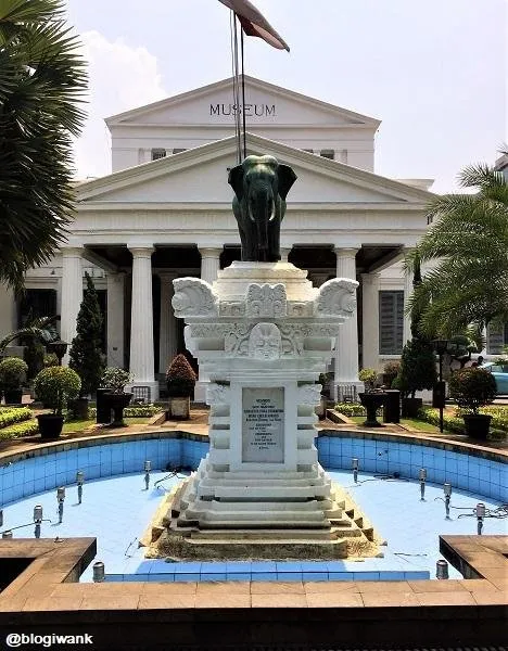 museum-gajah2.jpg