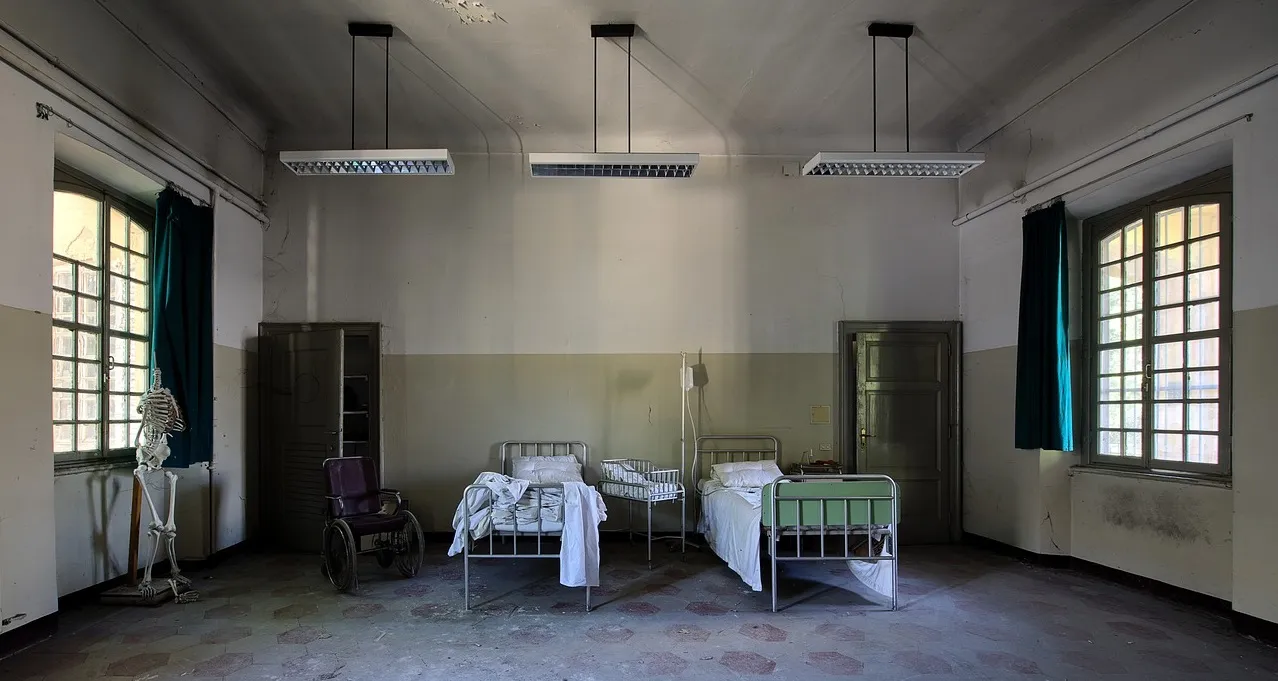 Rundown hospital room
