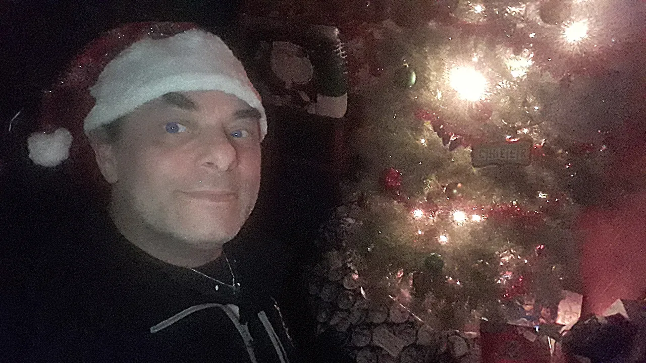 Wrapping Christmas Presents, Christmas Shopping, Christmas Tree, Gifts, Family, Holiday, dtube, steem, steemit, jeronimo  rubio,  jeronimorubio.jpg