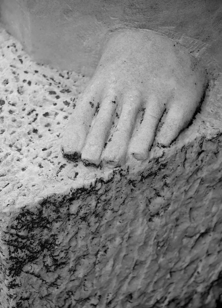 Materinstvo detalj-DSCF1862-bw-steemit_cr.jpg