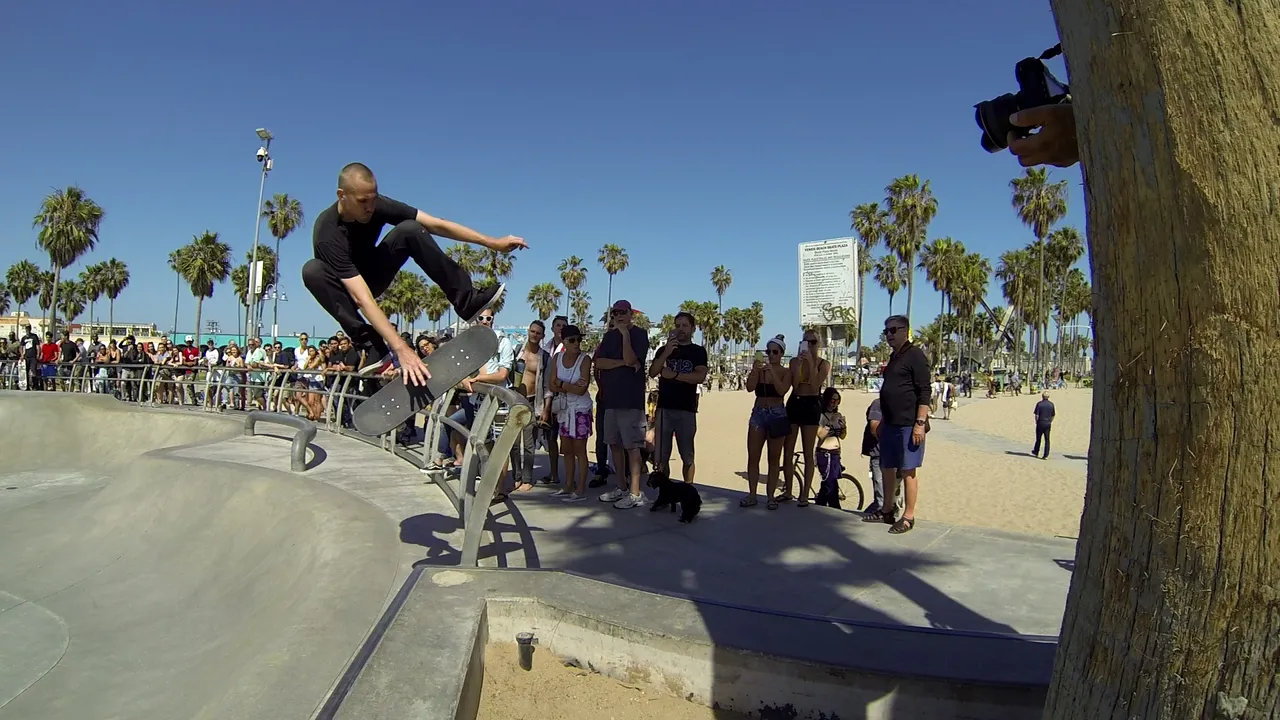 venice_beach_skatepark_flip_grab_screenshot.jpg
