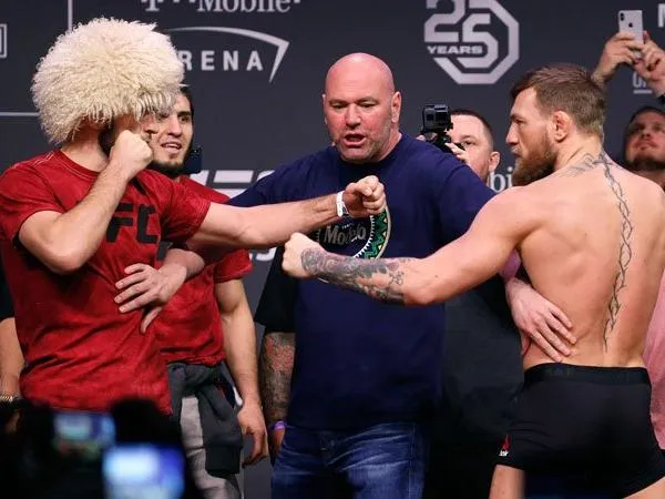 1538802194-Khabib-vs-McGregor-PC-AP.jpg