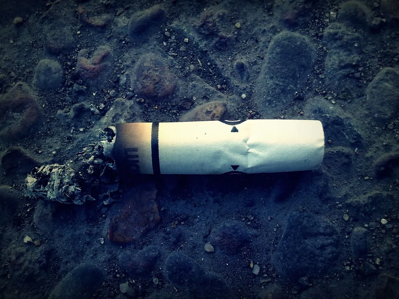 cigarette-ge2aaf7ce4_1920.jpg