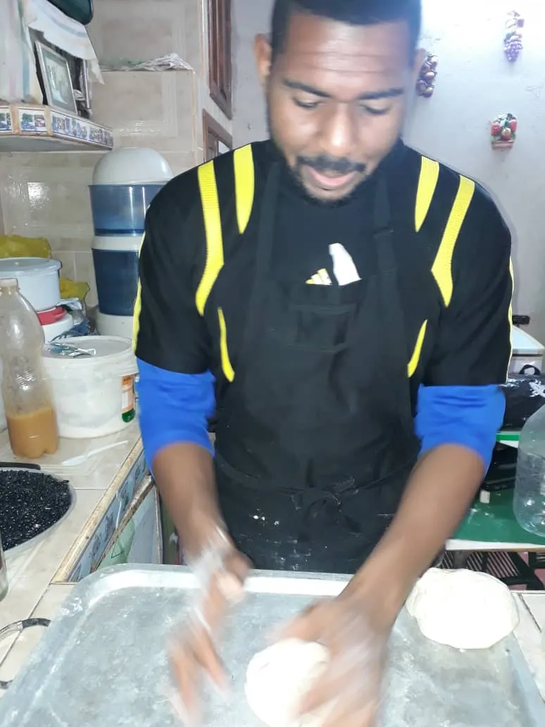 Preparing pizza.jpg