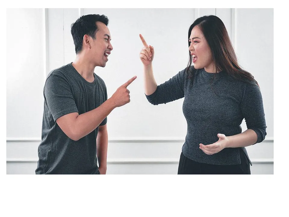 IMAG 3 Pareja discución.png