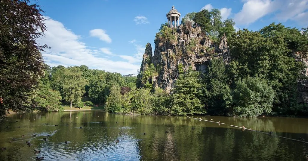parc-des-Buttes-Chaumont-de-Paris-1024x538.jpg