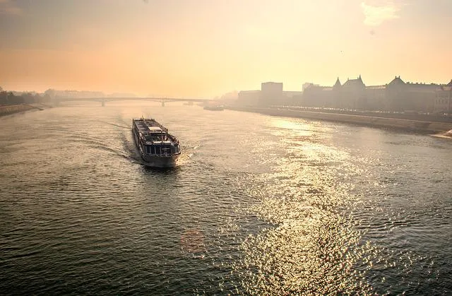 budapest-gb4fd9f2b9_640.jpg