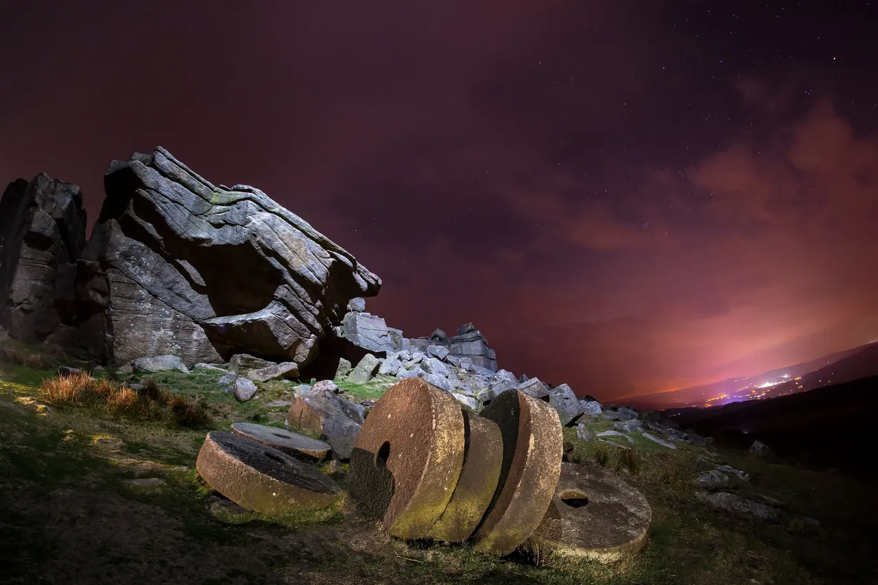 Stanage-edge-by-dronelight.jpg