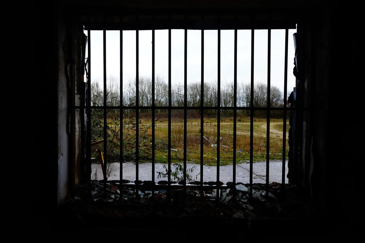 Bolehill-bars-window_DSC00456.jpg