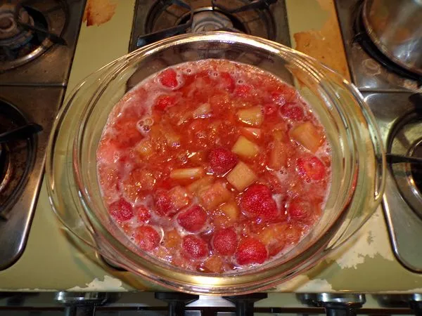 Rhubarb pudding - strawberry rhubarb sauce crop May 2021.jpg