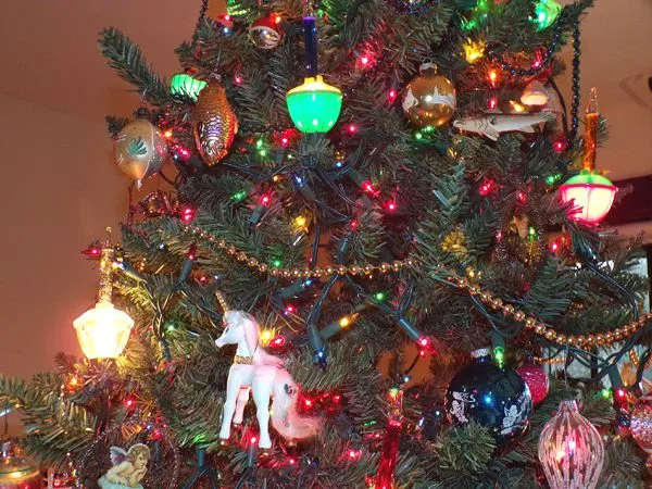 Christmas tree - ornaments4 crop Nov. 2022.jpg