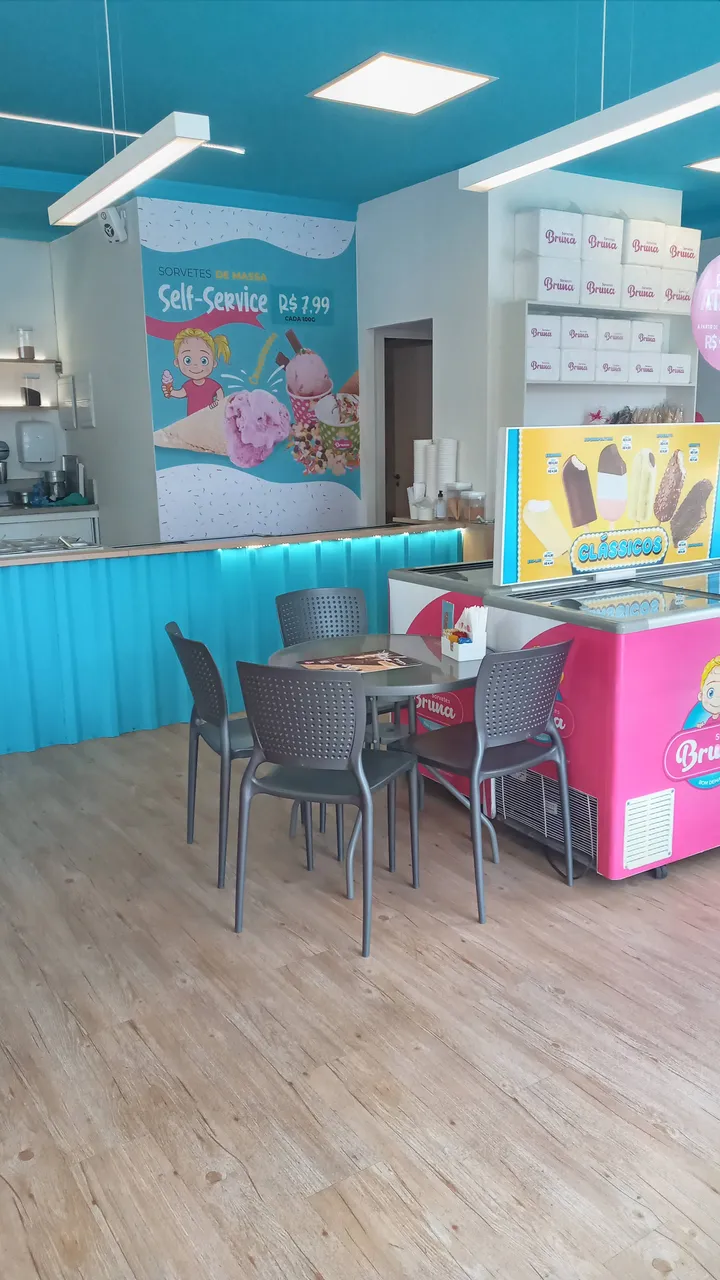 bruna cafe.jpg