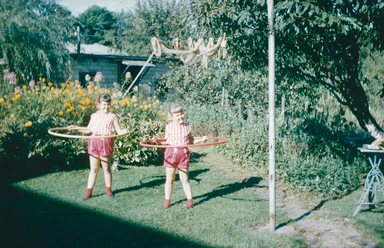 hoola hoop1.jpg